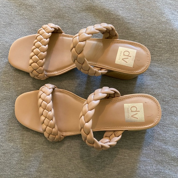 NWT Dolce Vita Short Block Heels - Picture 2 of 7